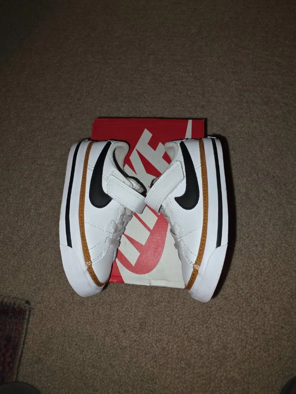 Nike Court Legacy size 8c